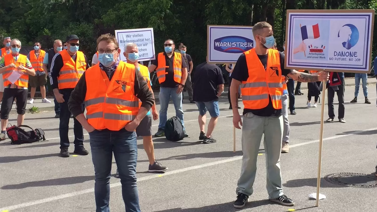 Featured image for - Plant closure in Rosenheim Germany: Danone workers stage a warning strike