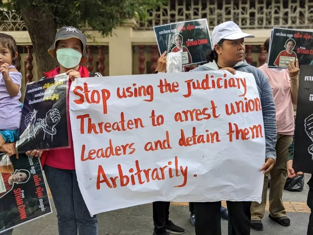 Featured image for - Kambodja: IUL fördömer Högsta domstolens beslut mot LRSU-ledare